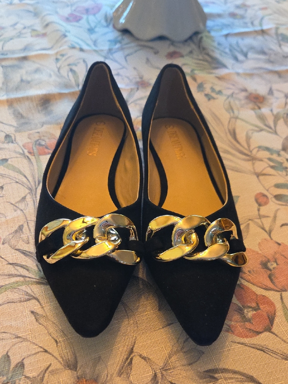 Dream Pairs Black Pointed Toe Flats with Gold Chain
